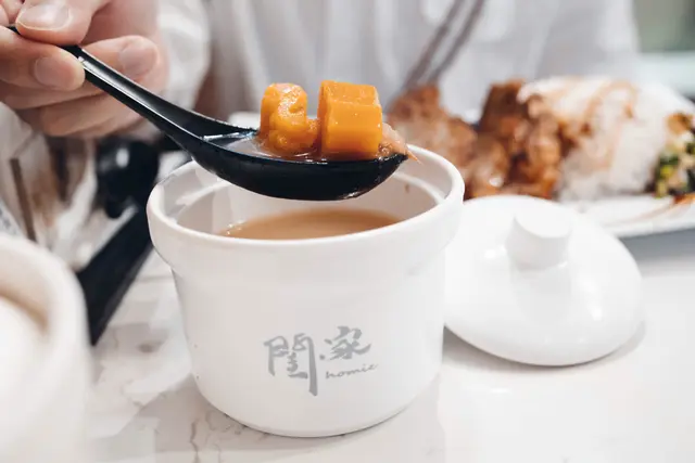 雪梨蜜冬百合煲豬展