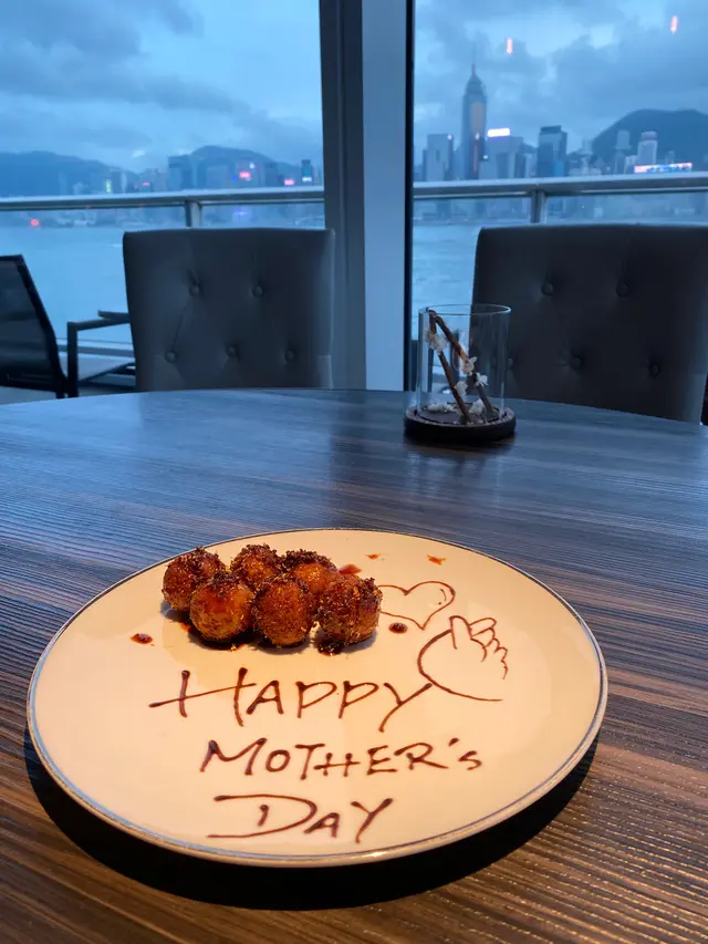 嗰標語係臨時希望加上的，勁有心，嗰手畫得好cute，俾滿分都唔夠