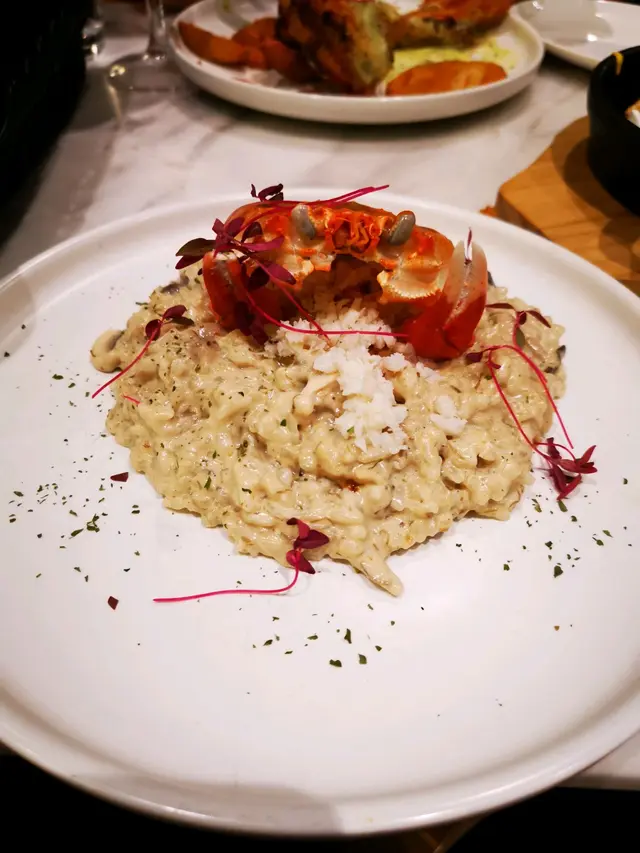 擺碟相當精美，把松葉蟹殼放得很可愛