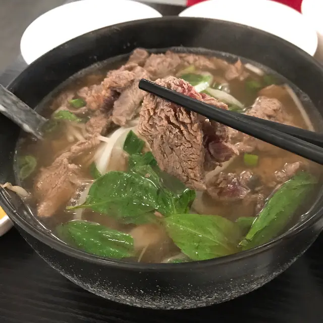 濃味牛湯浸手切牛肉河