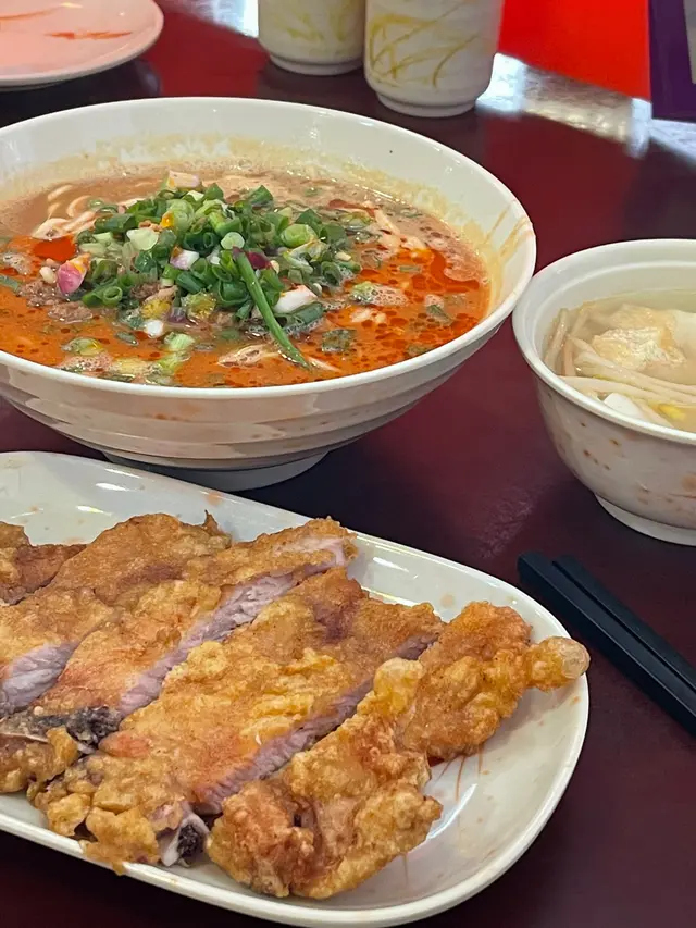 豬扒擔擔麵