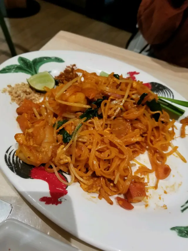 泰式鮮蝦炒金邊粉