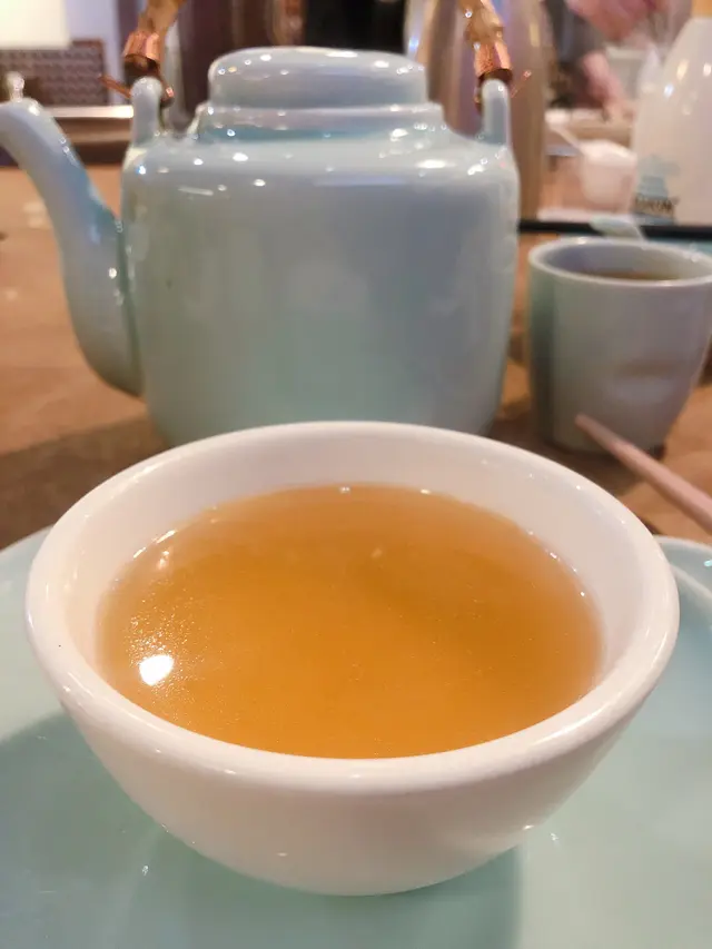 原鼎海椰皇仔燉鷓鴣黑毛豚肉湯