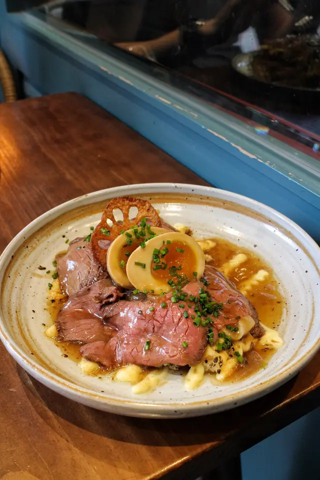 Yokohama · 牛丼班尼迪蛋 | 醃蘿蔔 | 焦糖洋蔥 | 日式燒醬