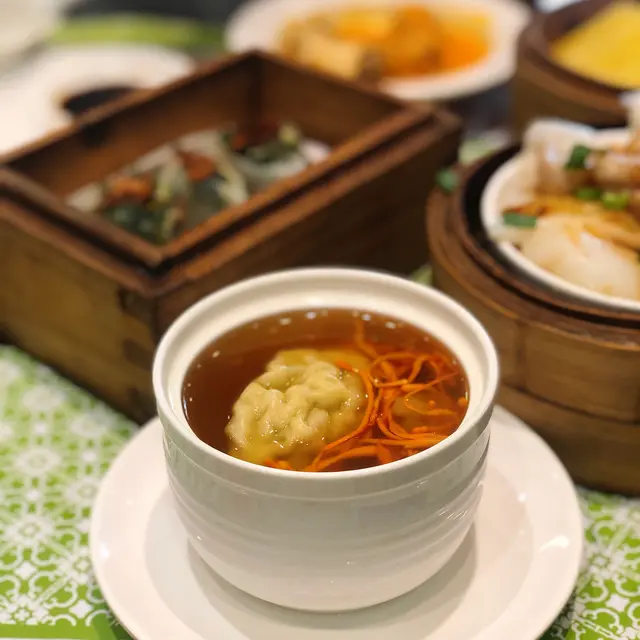 蟲草花花膠灌湯餃