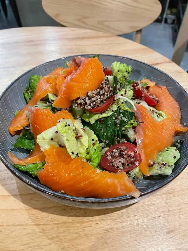 藜麥三文魚沙律