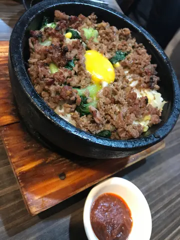 牛肉石頭鍋飯