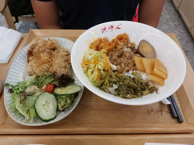 肉燥鹽蘇雞扒飯