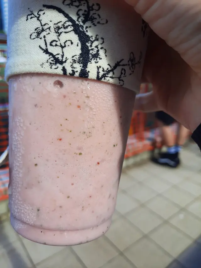 FROZEN STRAWBERRY MOJITO士多啤梨莫吉托沙冰
