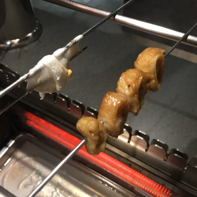 上面有個架 可以用嚟保溫