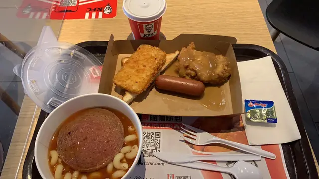 通粉, 薯餅, 多士, 腸仔, 家鄉雞扒