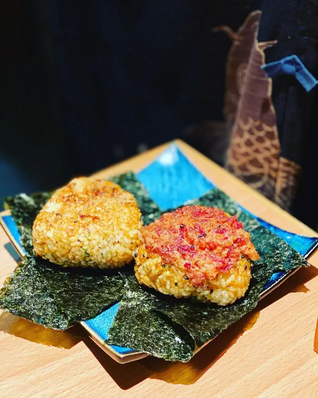 咸牛肉/鰹魚碎燒飯團