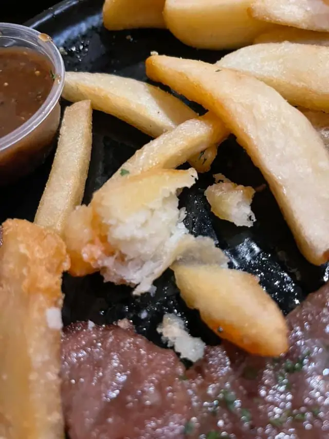 出面淋patpat，入面係粉黎架