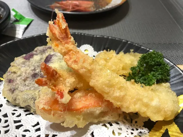 炸衣薄左 用料一流 蝦同蕃薯都值得推介