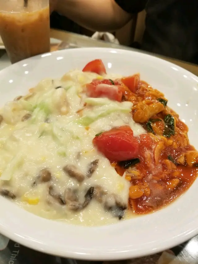 太極鴛鴦炒飯