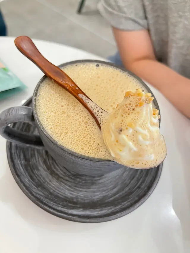 放上台勁用力 所以支野跌左落杯 再執翻上來影相