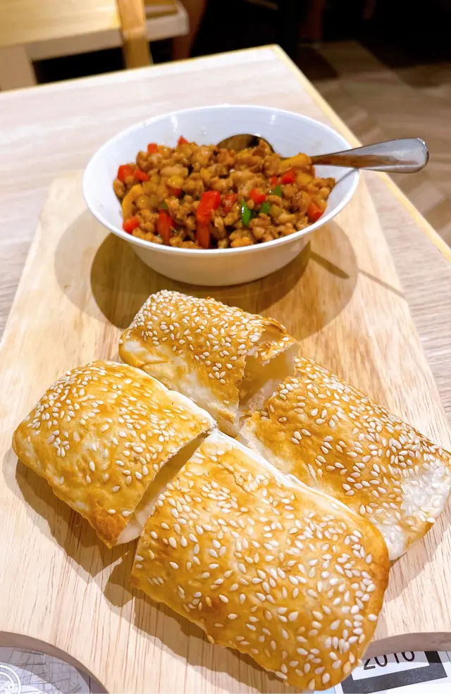 叉子加埋餡料,超好味