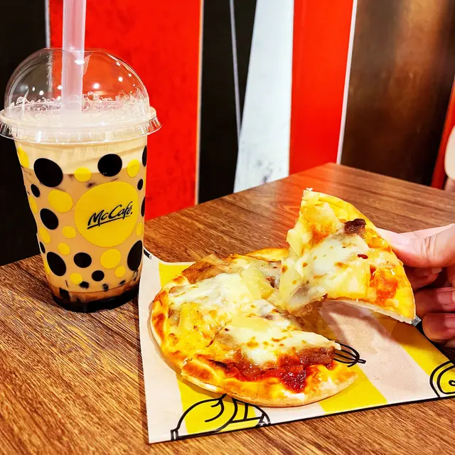 Pineapple & Chicken Cheesy Pizza Bread