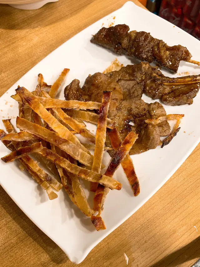 雞泡魚干，羊架，牛柳粒