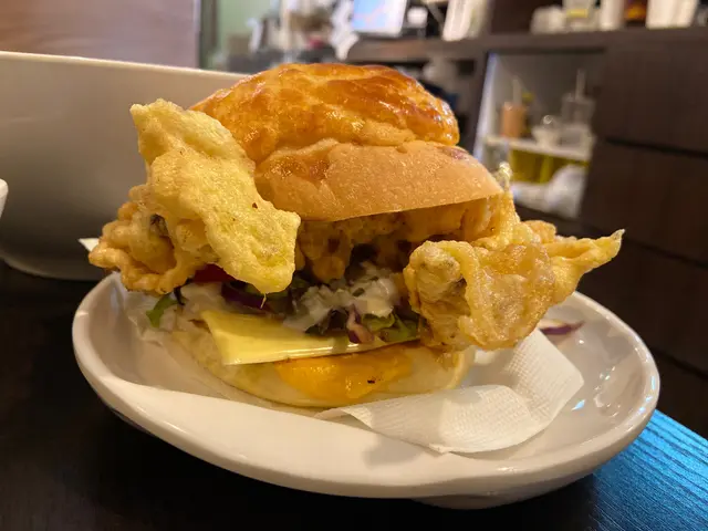 招牌軟殼蟹菠蘿包