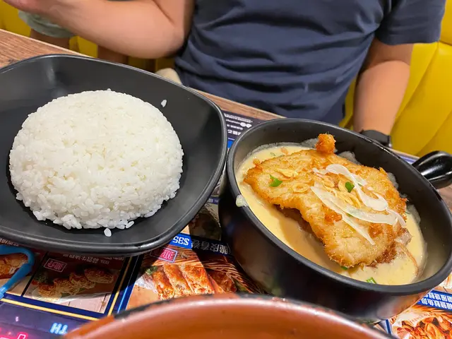 白咖喱豬扒飯