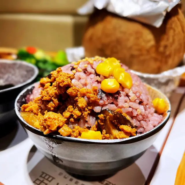 肉燥紫薯飯