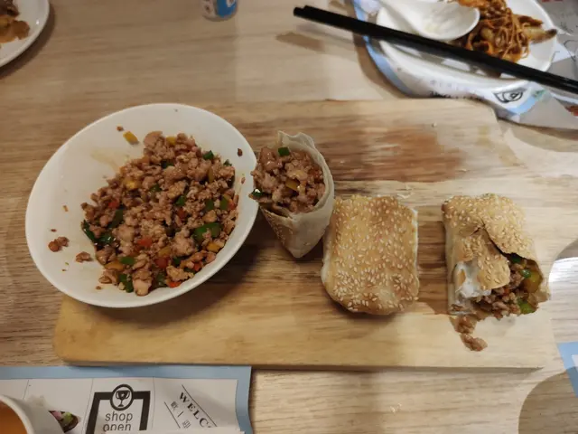 彩椒雞米配叉子