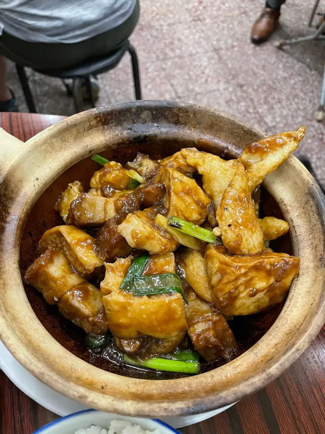 火腩豆腐斑腩煲