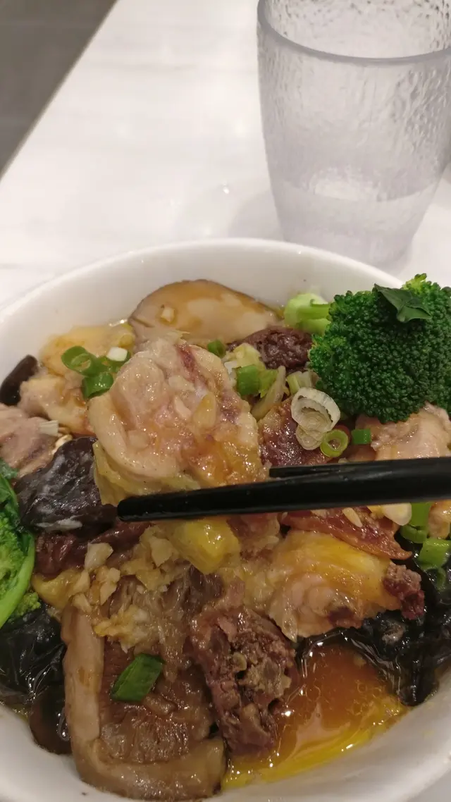 北菇鴛鴦腸蒸雞配飯