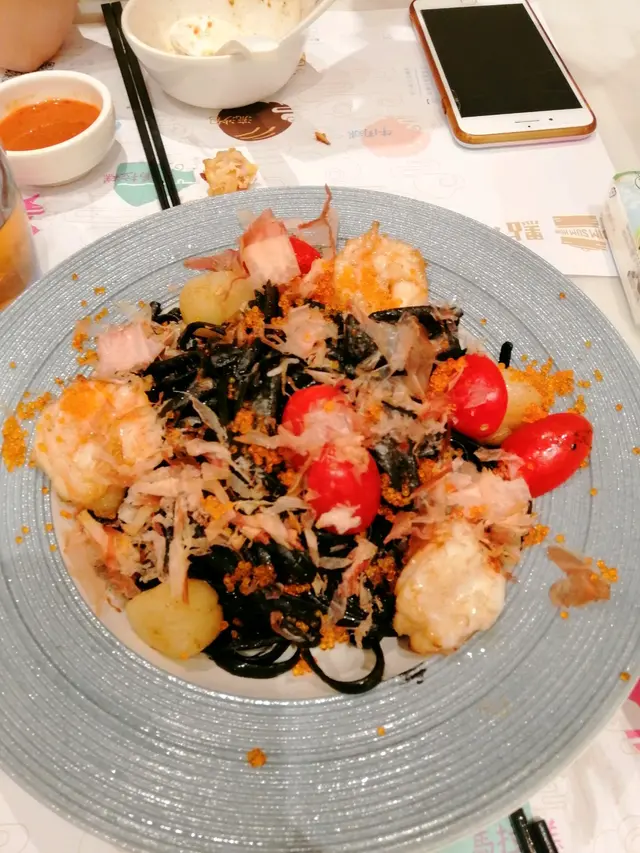 深海墨汁海鮮麵
