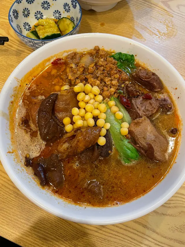 小辣酸辣湯底配上海細面