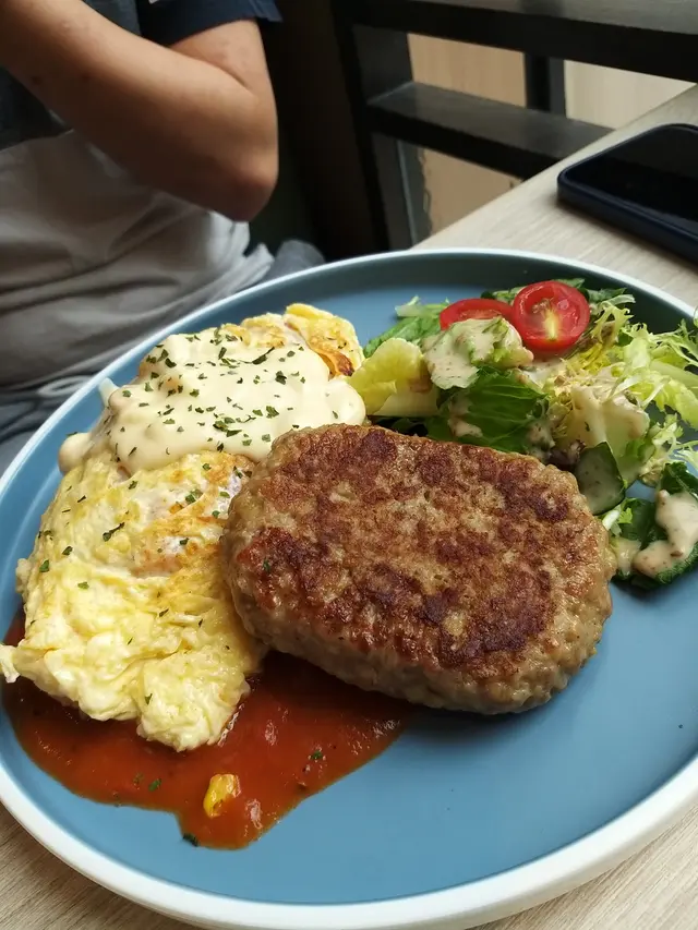 日式牛肉飯堡蛋包飯