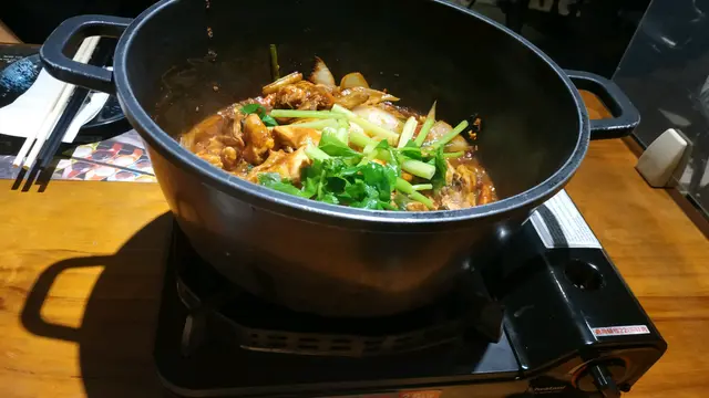 重慶麻辣雞煲半隻（BB辣）