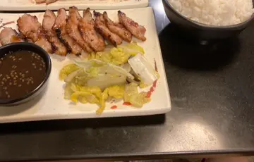 蜜汁猪颈肉+白饭