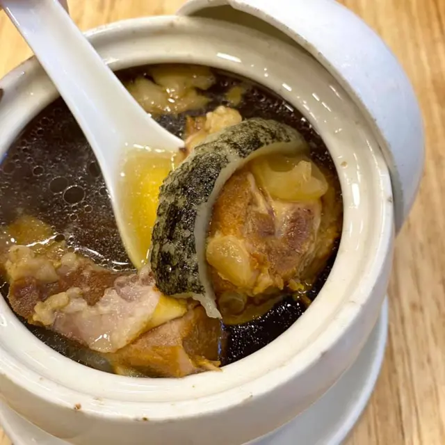 蟲草花赤肉燉海參