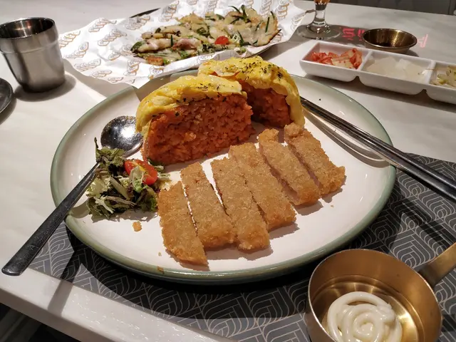 吉列豬扒蛋包飯