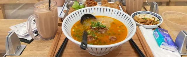 豬軟骨麻辣湯麵