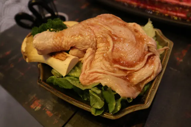 豪快蘋果醬油雞腿