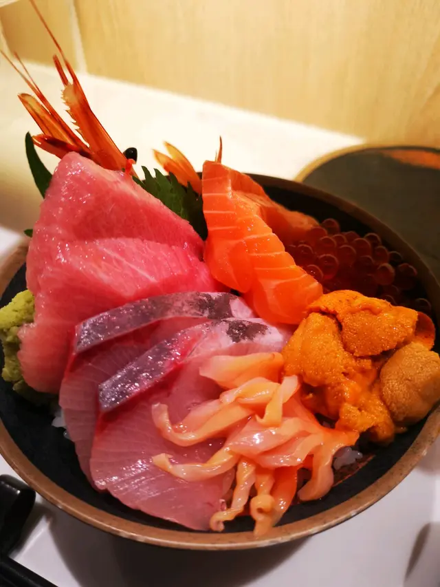 油甘魚和吞拿魚相當厚切鮮味