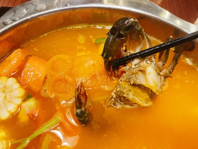 新鮮蟹窩花甲湯底