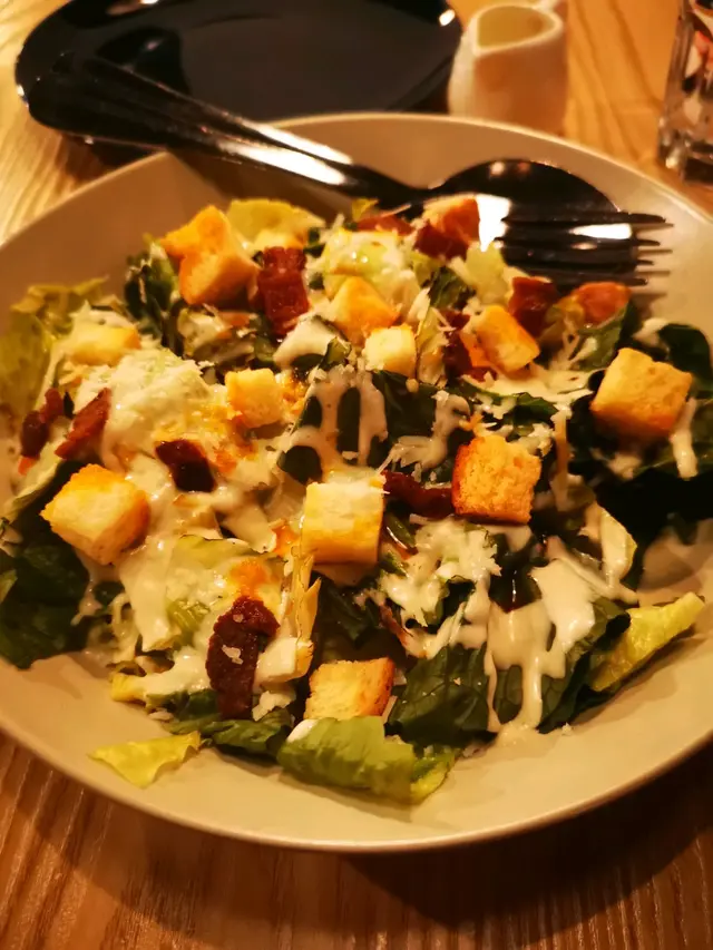 沙律用上美式芝士粉及沙律醬