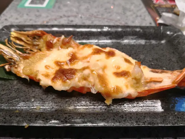 蒜蓉牛油芝士焗開邊蝦