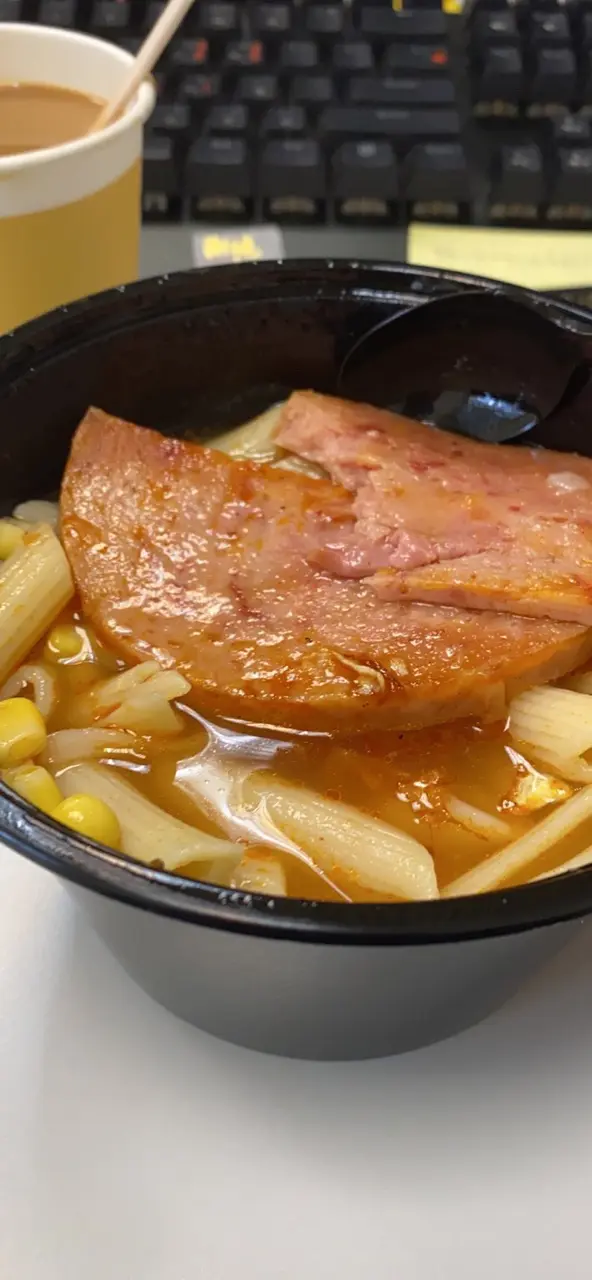 蕃茄湯餐肉通粉