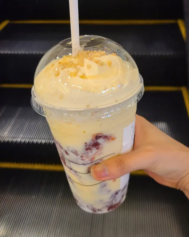 草莓法式泡芙忌廉星冰樂