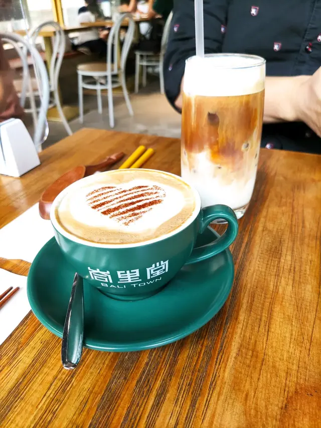 Almond Latte & Hazelnut Latte