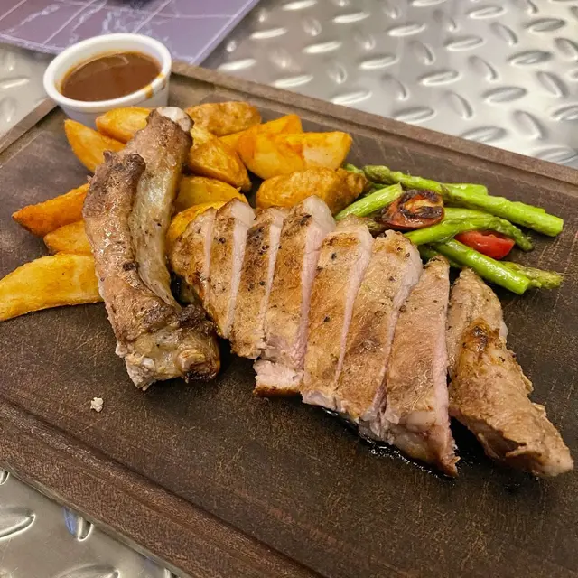 燒西班牙黑毛豬胺