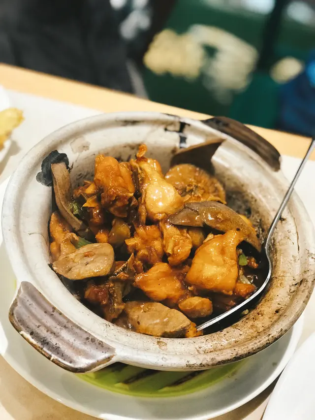 啫啫滑雞煲