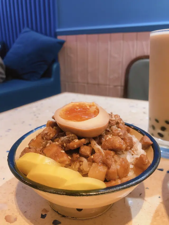 溏心蛋魯肉飯