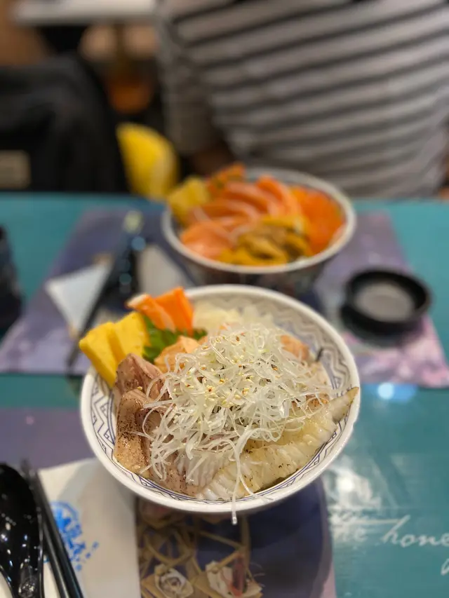 火炙拖羅左口魚三文油甘魚飯