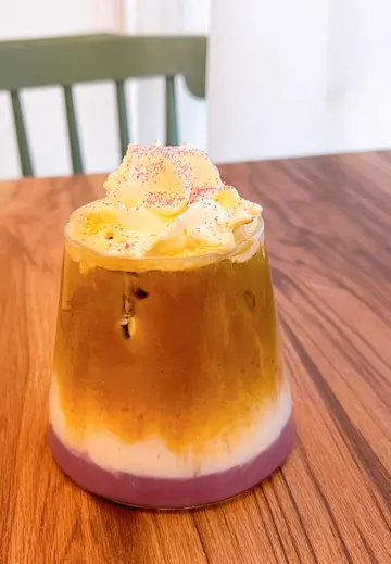 紫薯鲜奶咖啡